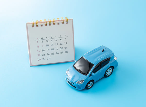 自動車の税を払うタイミングはいつ?手続きの方法と税金を抑えるポイントもあわせて紹介