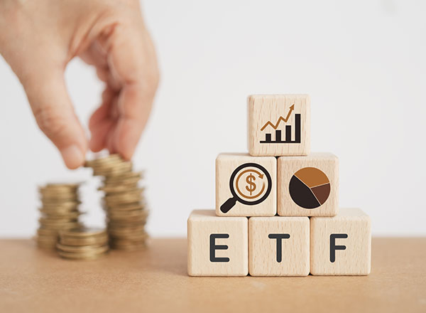 ETFとインデックスファンドの違いとは?それぞれの運用方法やメリットなどを解説