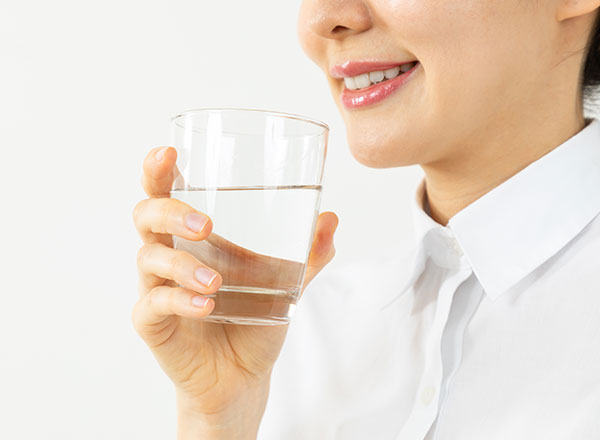 白湯を飲むと得られる効果とは?白湯の簡単な作り方も紹介