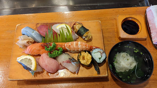 とある店の特上寿司