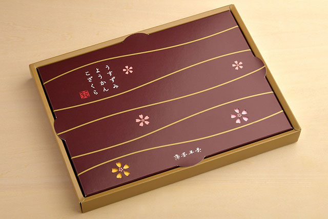 江戸時代から続く伝統の味に感服! 三笑(さんしょう)【薄墨羊羹】