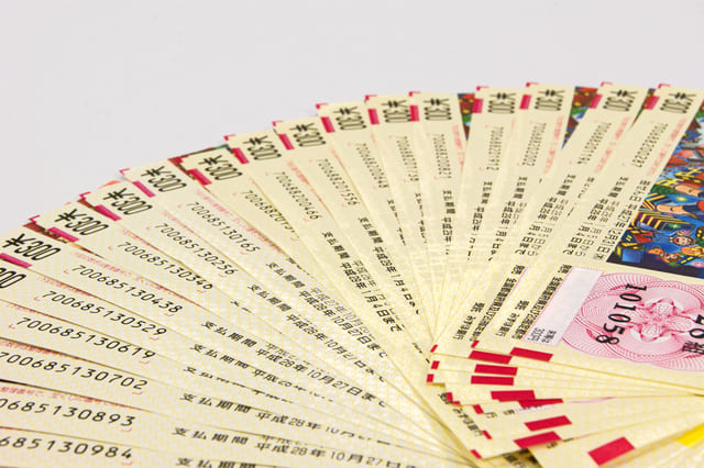 宝くじの当選確率を種類別に比較！