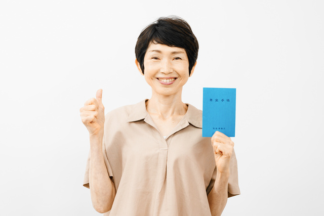 初回支給日は申請時期で決まる