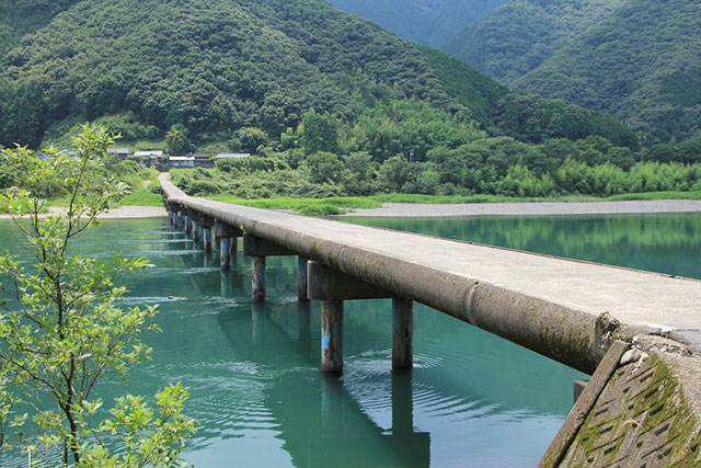 勝間沈下橋