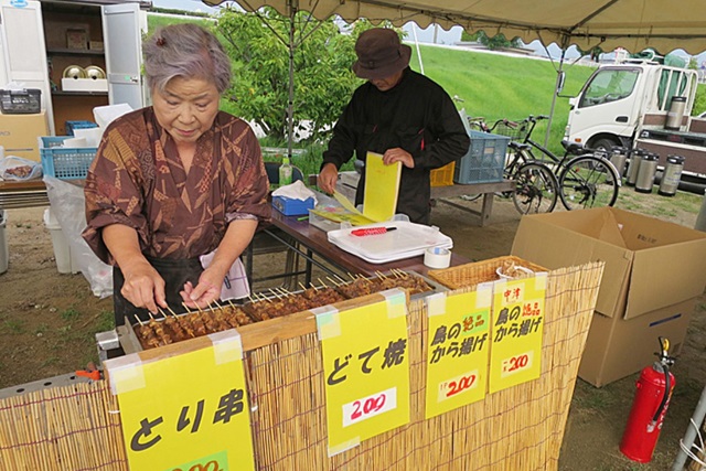 新居のいもだき（新居浜市）｜国領川河川敷で具材13品種の鍋を満喫