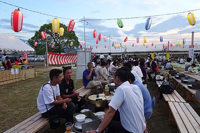新居のいもだき（新居浜市）｜国領川河川敷で具材13品種の鍋を満喫