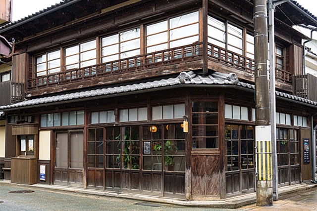 古民家カフェ 柊（大洲市）築100年の元酒屋を改装した和モダンなカフェ