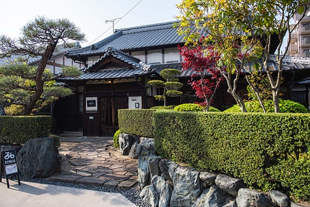 ゑ風茶屋（西条市）四季の日本庭園を眺める築65年の古民家カフェ