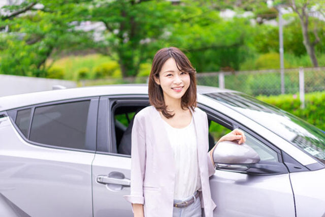例）車の購入のために200万円を5年払いで借りた場合（金利年5％）