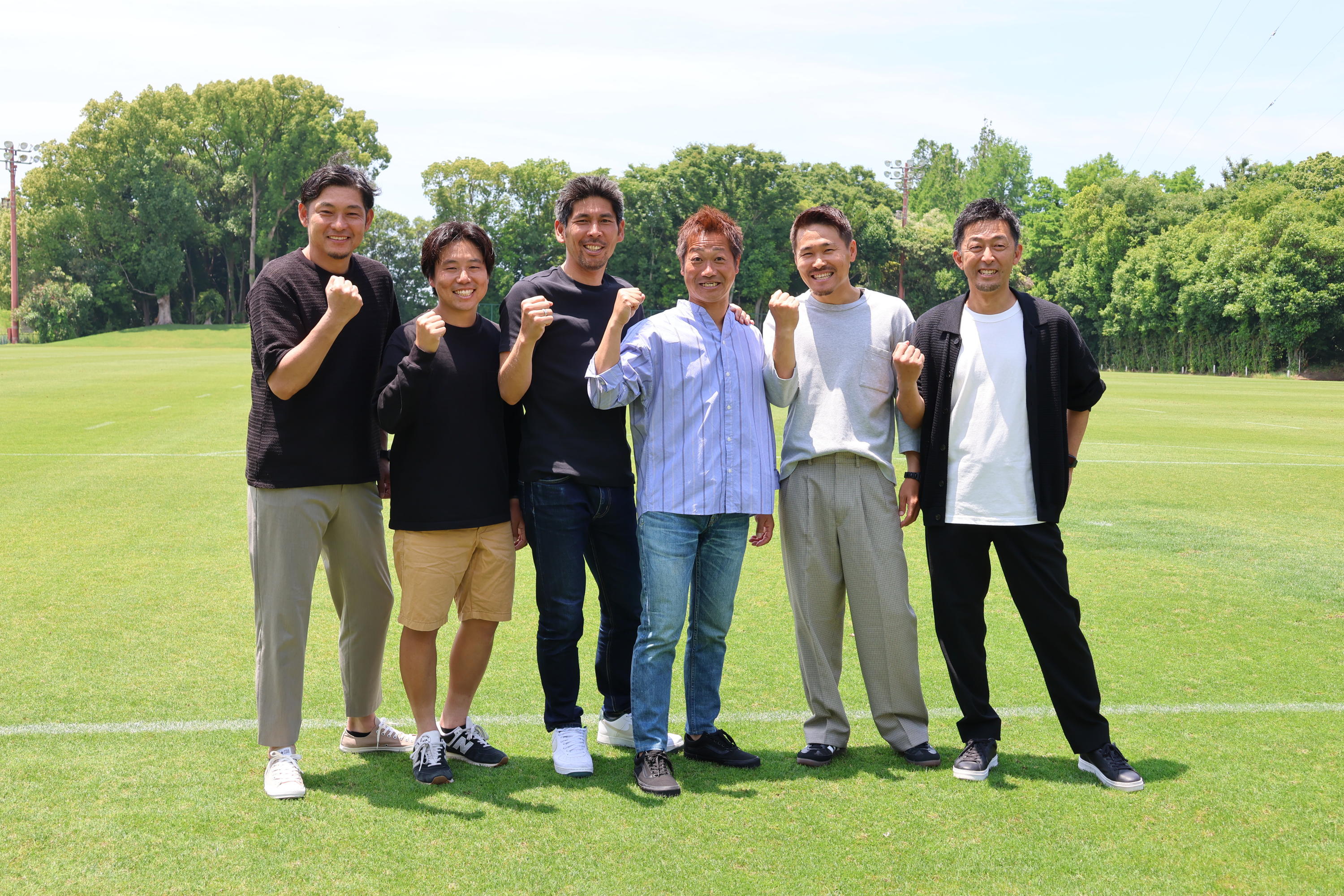青野慎也監督・コーチ陣(左から羽田コーチ、竹本コーチ、村上コーチ、津川コーチ、オンコーチ、青野慎也監督)